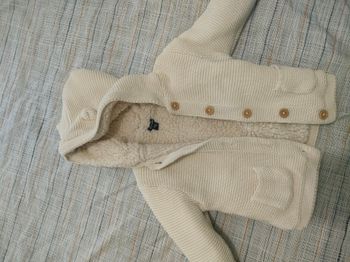 Gilet veste manteau polaire 12 mois à capuche