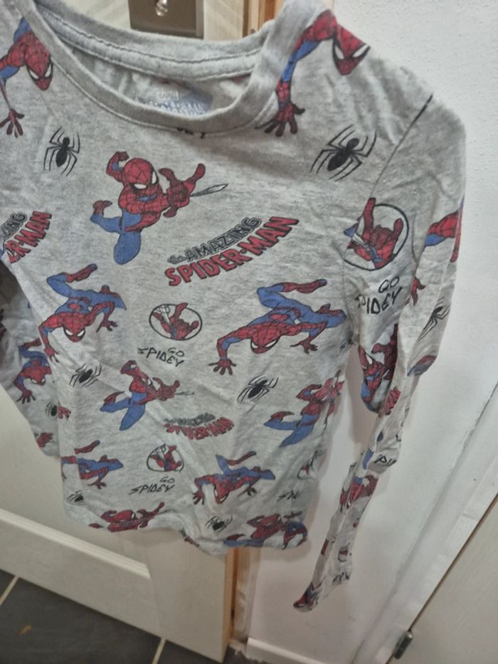 T shirt gris spiderman - photo numéro 3