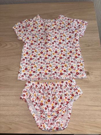 Ensemble fleuri rouge