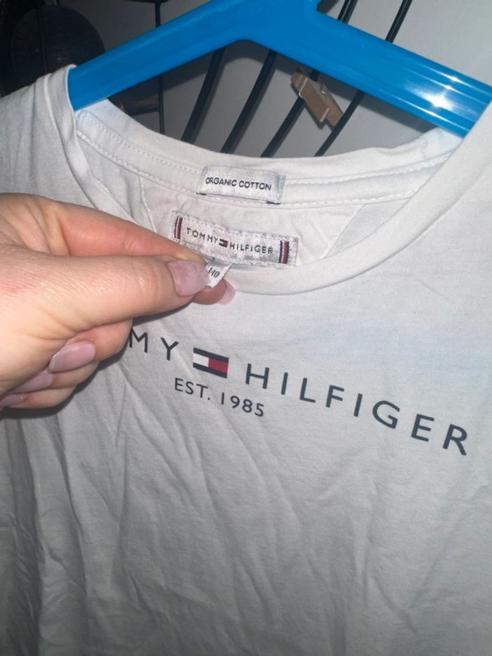 Tee shirt Tommy Hilfiger taille 10 ans - photo numéro 3