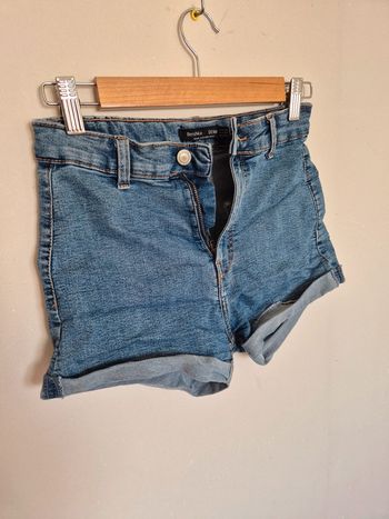 Short Bershka taille 36