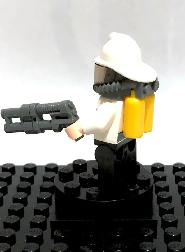 The LEGO Batman Movie - Security guard, fire helmet - photo numéro 6