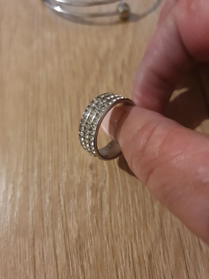 Bague en acier inoxydable avec zirconiums - photo numéro 4