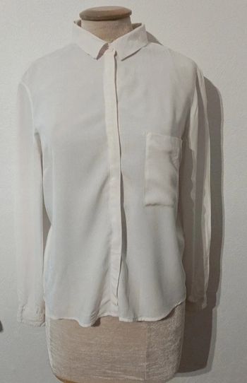 Superbe chemise blanche belles finitions au dos