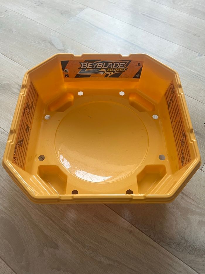 Lot toupie beyblade avec lanceur et stadium - photo numéro 5