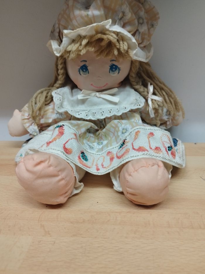 Poupée vintage Dolly Mine 1987 – 33 cm – Well Made Toy Corp – robe fleurie - photo numéro 3