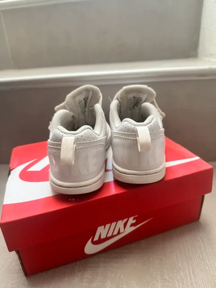 Chaussures Nike Court Borough Low SL PSV – Pointure 27,5 – Très bon état - photo numéro 3