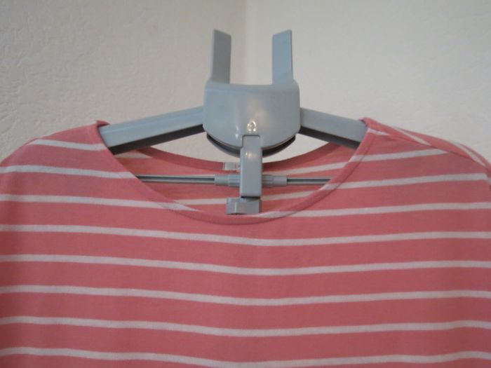 🌸 HAUT RAYÉ ROSE & BLANC – EFFET 2-EN-1 ULTRA TENDANCE 🌸 - photo numéro 4