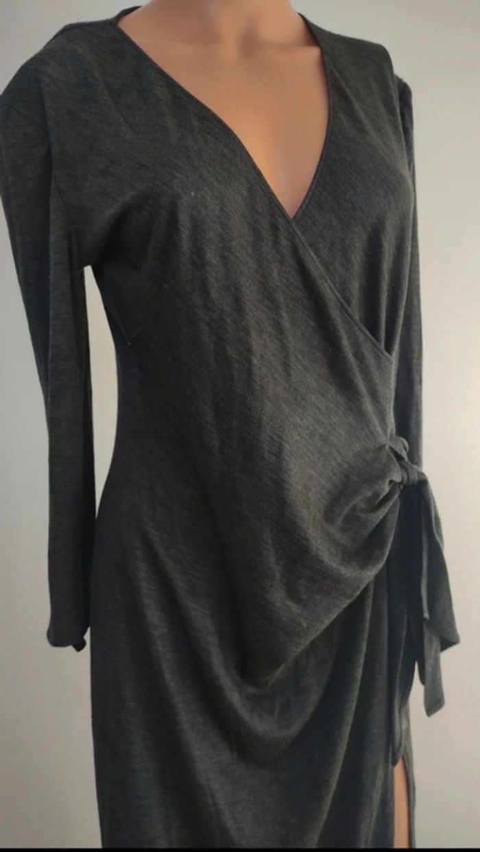- Robe avec épaulettes - photo numéro 2