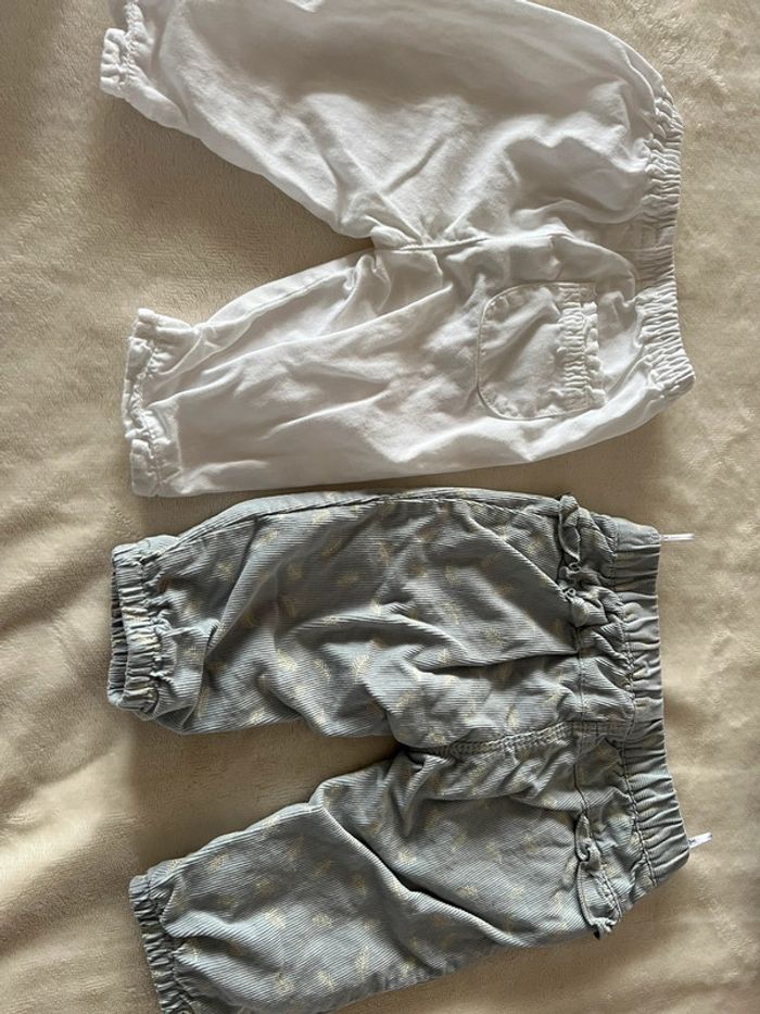 Lot de 2 pantalons bébé Benetton et C&A taille 56 - photo numéro 4