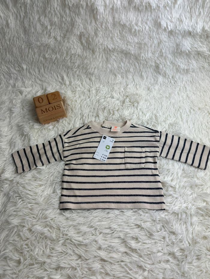 T-shirt manches longues taille 2-4 mois Hema