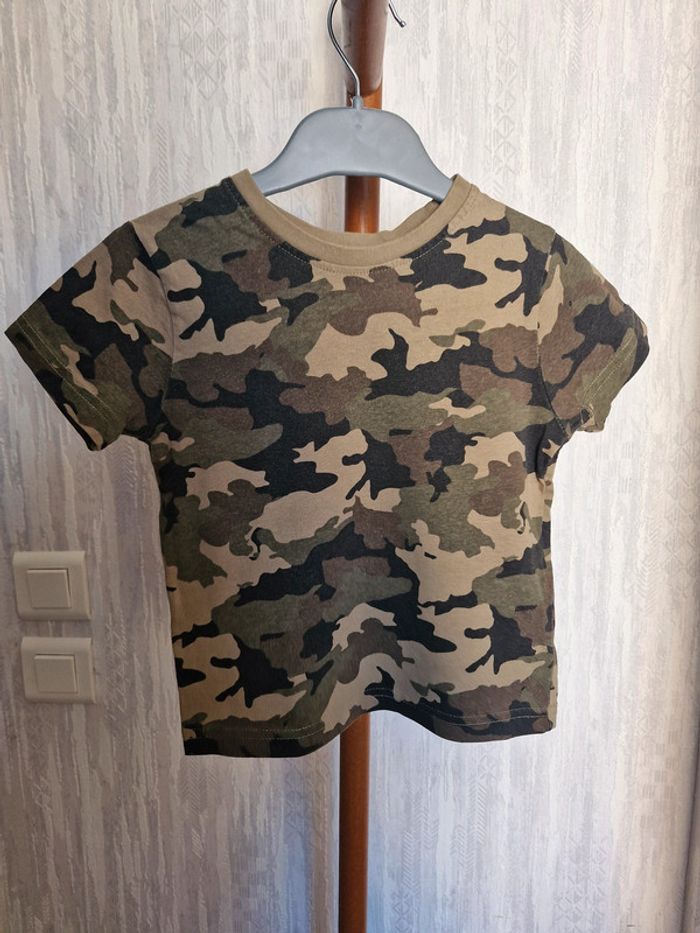 🎯 T-shirt garçon - Primark - Taille 2/3 ans - Coton - photo numéro 2