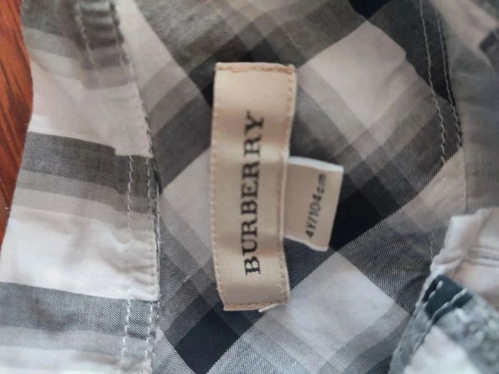 Belle robe Burberry 4 ans - photo numéro 2