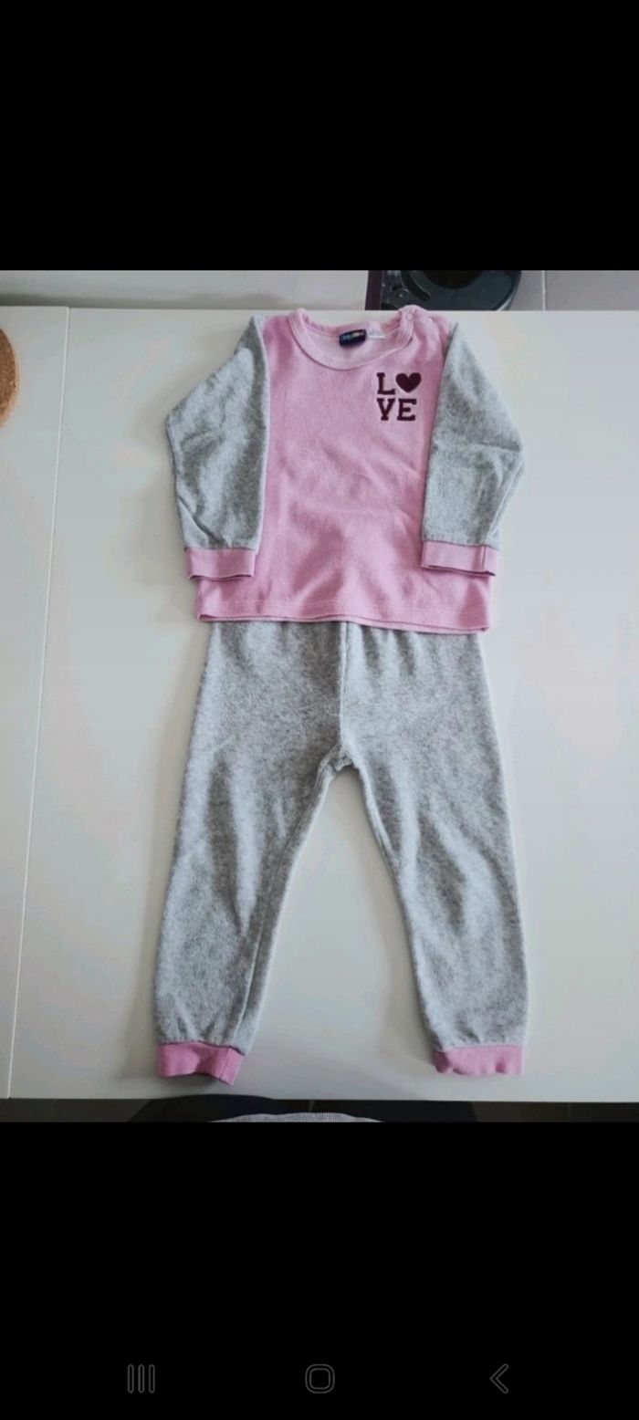 Lot de pyjamas 24 mois - photo numéro 2