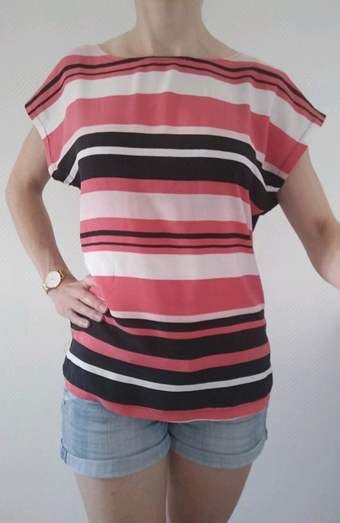 T-shirt fluide noir blanc et rose