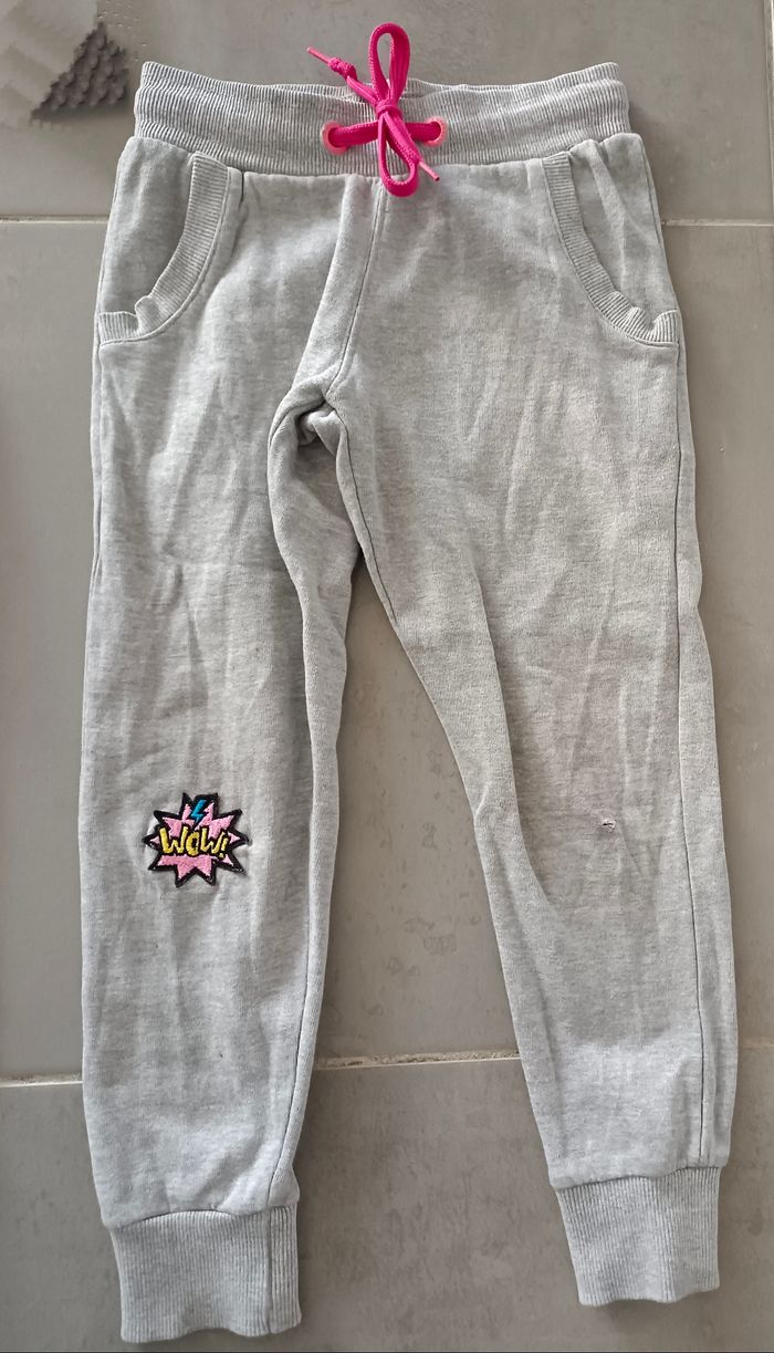 Lot de vêtements de sport et pantalons fille en 6 ans - photo numéro 3