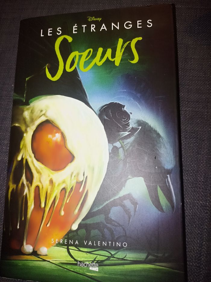 Les étranges sœur