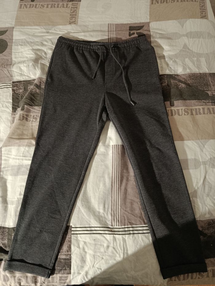 Pantalon Zara gris