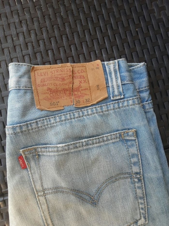 Pantalon jean vintage marque Levi s strauss 501 taille w 30 l 32 fermeture boutons