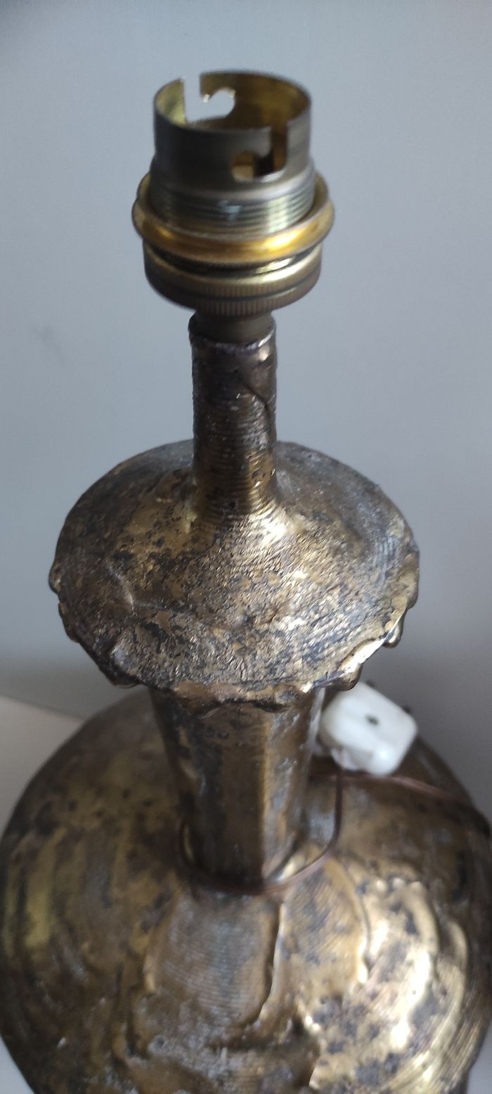 Lampe brutaliste acier doré