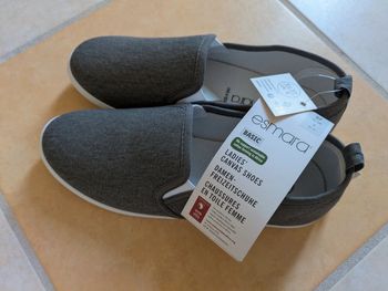 Tennis élastiques confortables pratiques 37 neuves gris été