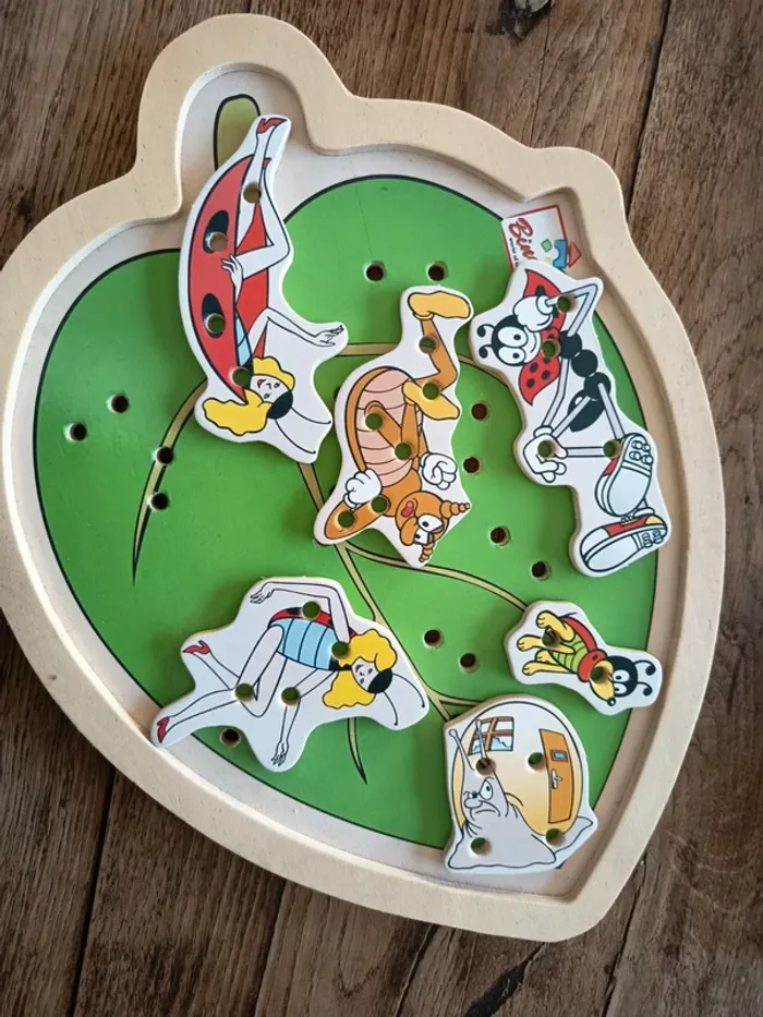Jeu bois lacets