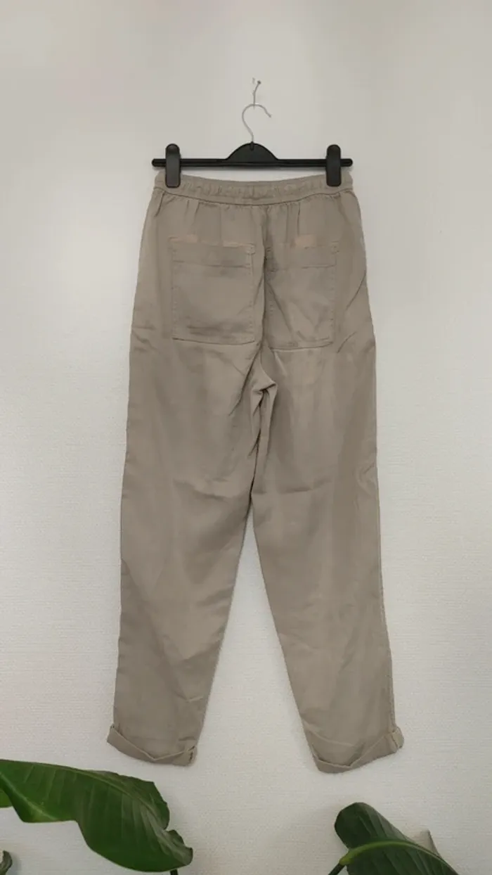 Pantalon en lin beige - photo numéro 3