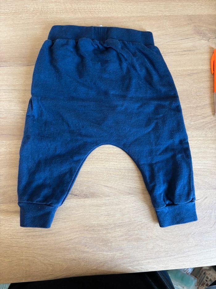 Pantalon marine Little but loud Taille 9 mois - photo numéro 2