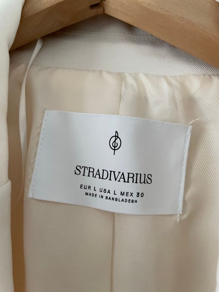 Costume, stradivarius, pantalon, taille 40 veste taille L. Très bon état quatre - photo numéro 7