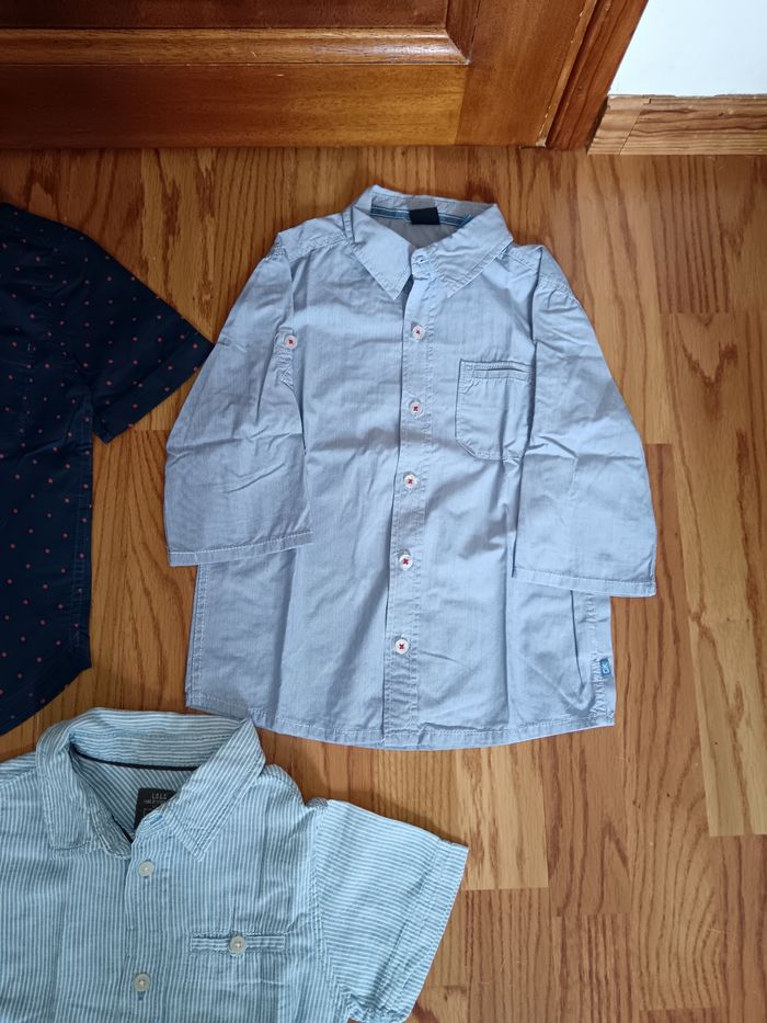 Lot chemises manches courtes 4 ans GAP, Okaïdi, H&M - photo numéro 3