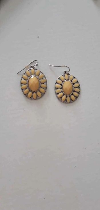 Boucle  d'oreille originale jaune et argent