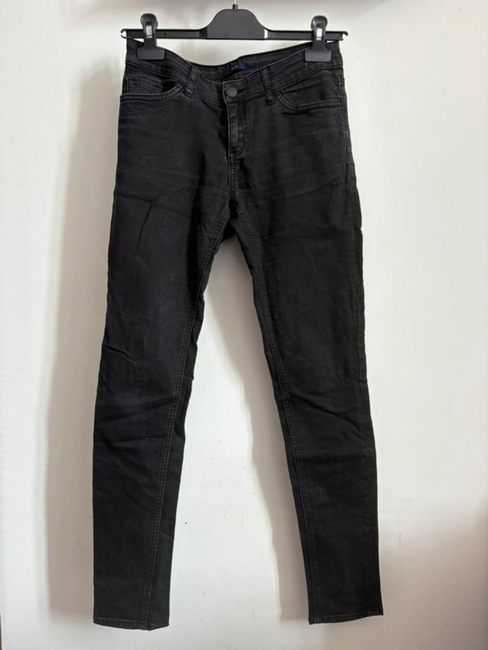 Jean noir T36 - photo numéro 1