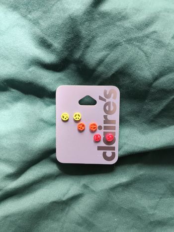 Boucle d'oreille (peace and love)