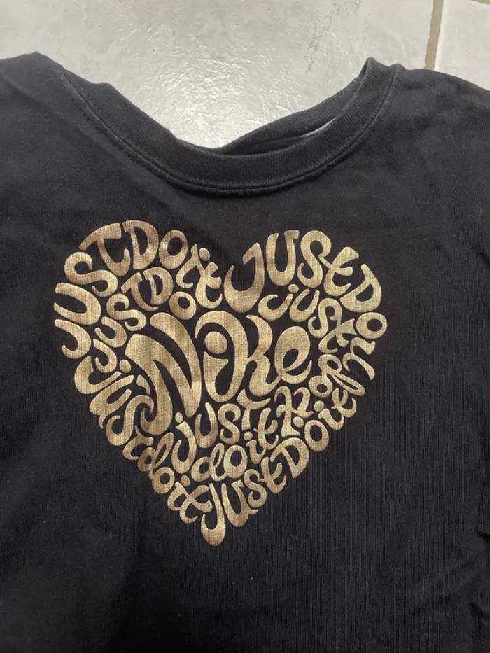 tee shirt Nike 10/12 ans - photo numéro 2
