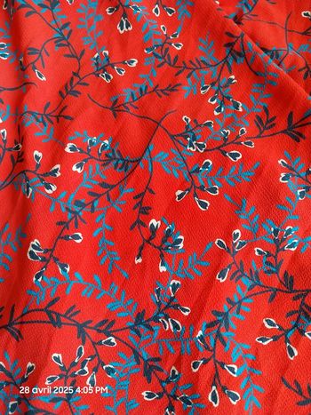 Coupon de 300 x 150 cm – Tissu Crêpe Georgette Rameaux – rouge – Tissu net