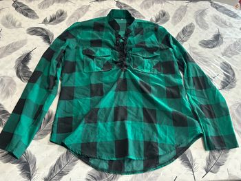 Blouse verte à carreaux