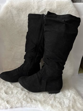 Bottes noires pointure 35 Talons 3 cm, matière effet daim, fermeture éclair