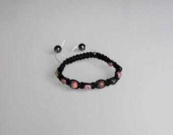 Bracelet shamballa noir et pierres rhodonite