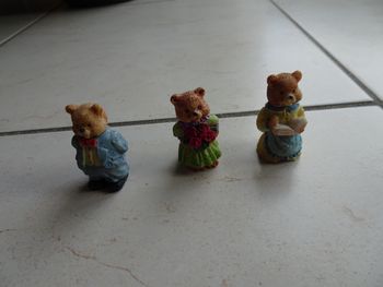 3 figurines oursons