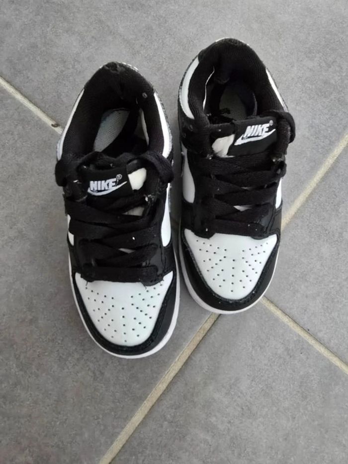 Basket Dunk noir et blanche - photo numéro 4