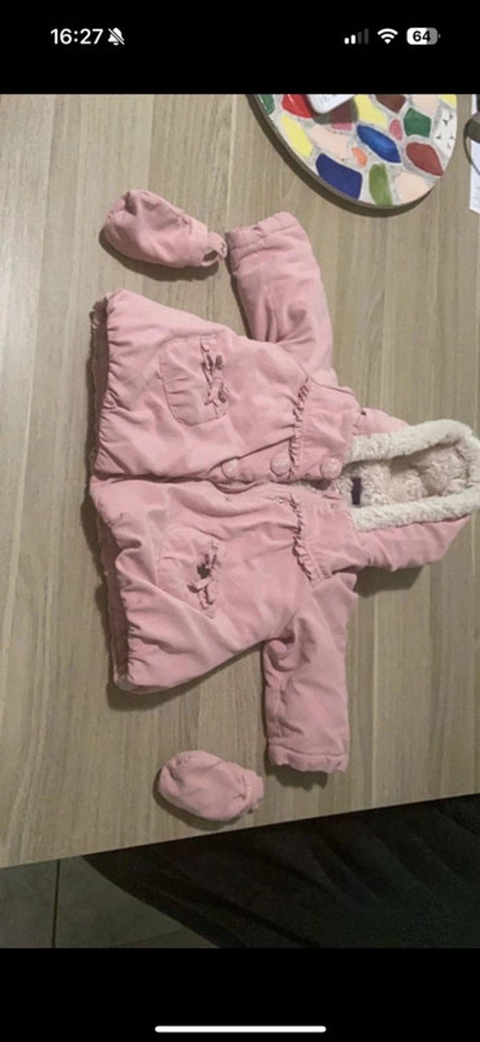 Manteau chaud et moufles