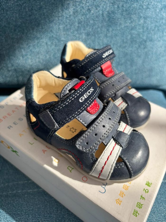 Chaussures bébé Geox semi ouvertes 19