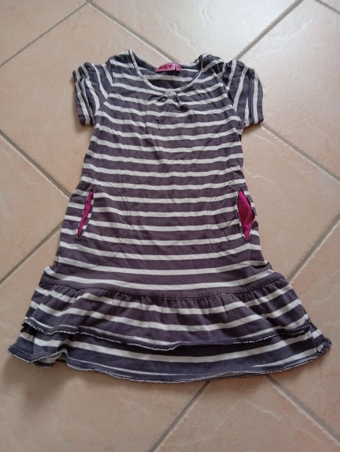 Lots 9 vêtements fille 5 ans - photo numéro 2