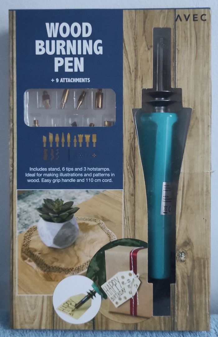 Stylo gravure sur bois