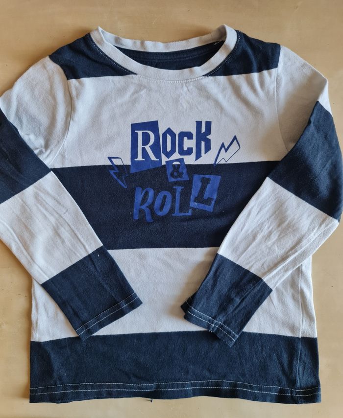 Lot haut 5ans - photo numéro 9