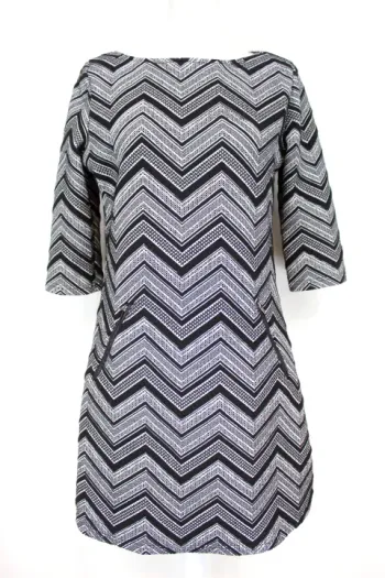 Robe Droite Vegas - Motif Chevron Noir & Blanc