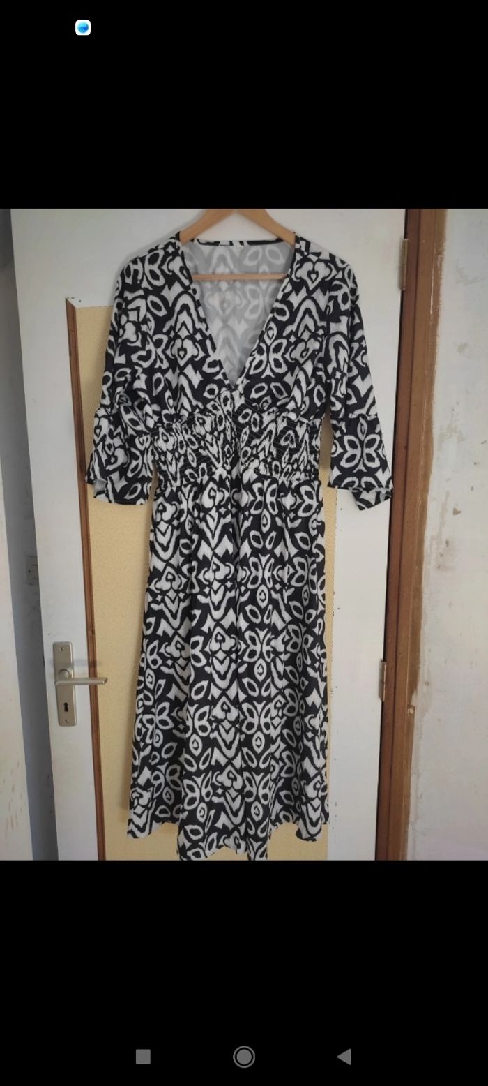 Robe noire manches courtes - photo numéro 2