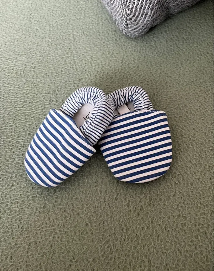 Chaussons souple tape à l'œil 16/17