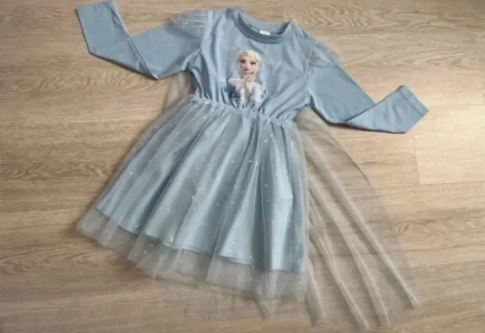 Superbe robe Elsa reine de neige 5 ans - photo numéro 2