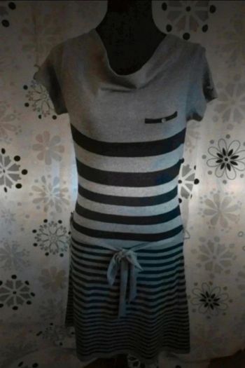 Robe manches courtes rayée grise et noire Cache Cache taille 36